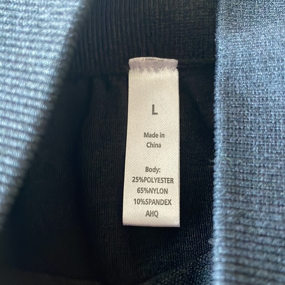 Size large compression leggings - Picture 3 of 4